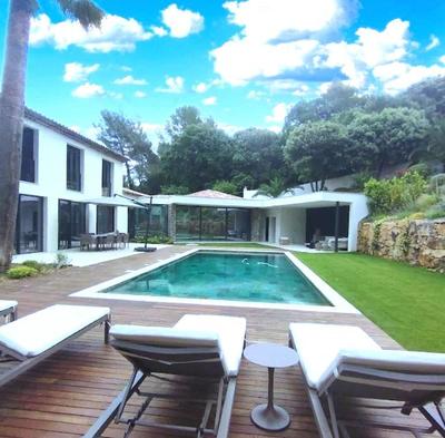 Villa - 292 m² - 7 pièces