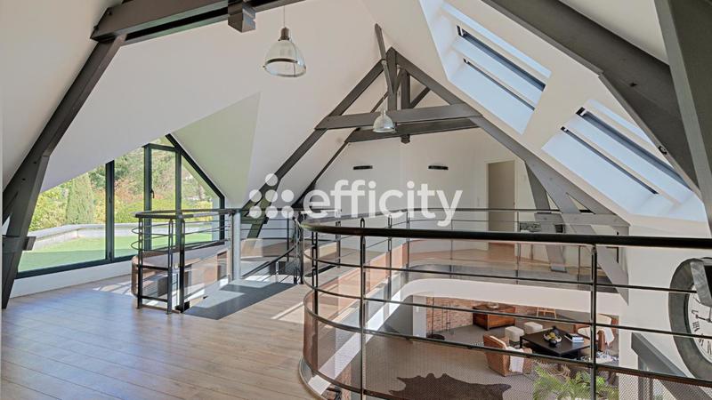 Maison - 433 m² - 9 pièces