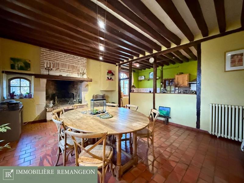 Propriété - 255 m² - 9 pièces