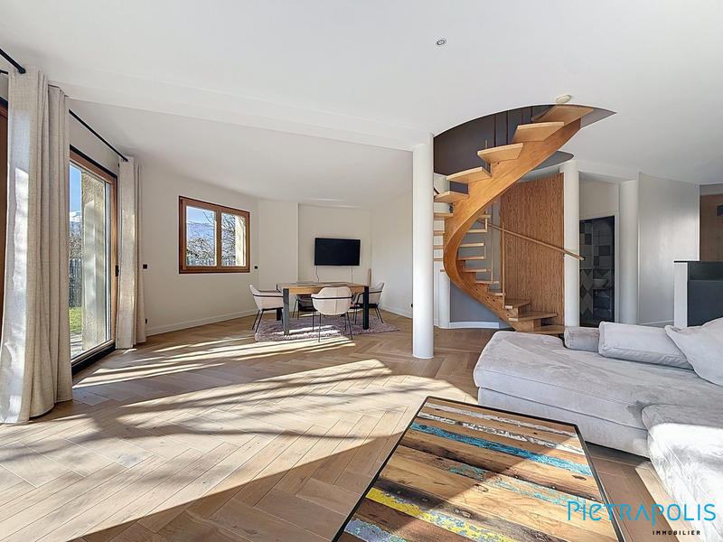 Villa - 189 m² - 5 pièces