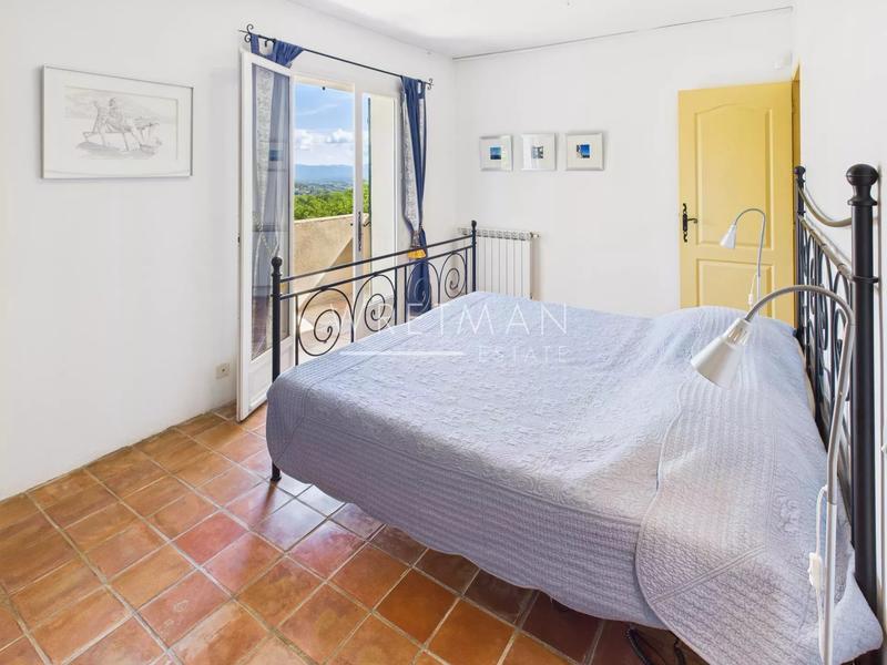 Villa - 176 m² - 6 pièces