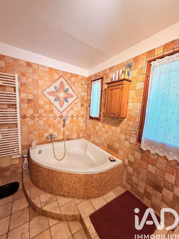 Maison - 163 m² - 8 pièces