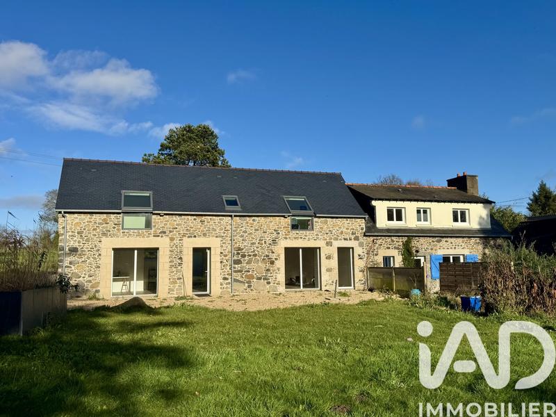 Maison - 220 m² - 8 pièces