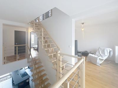 Maison - 166 m² - 7 pièces