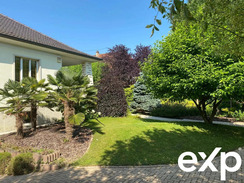 Maison - 204 m² - 7 pièces