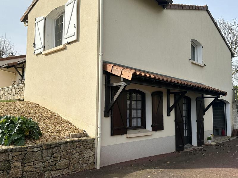 Maison - 212 m² - 8 pièces