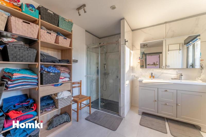 Maison - 180 m² - 6 pièces