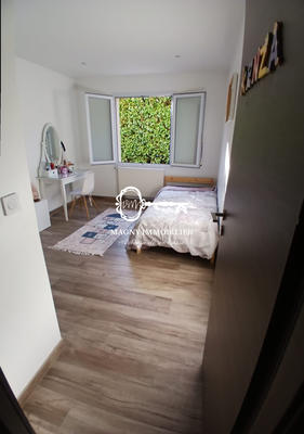 Maison - 197 m² - 5 pièces