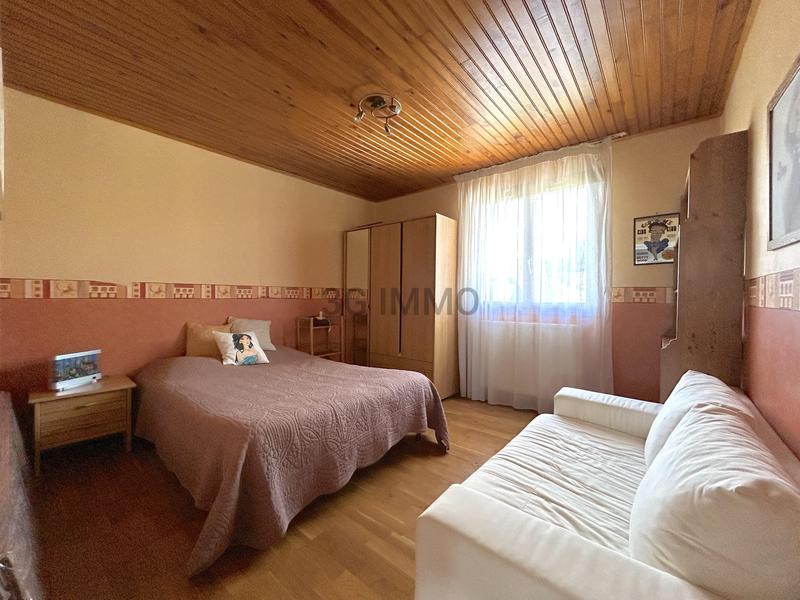 Maison - 210 m² - 6 pièces