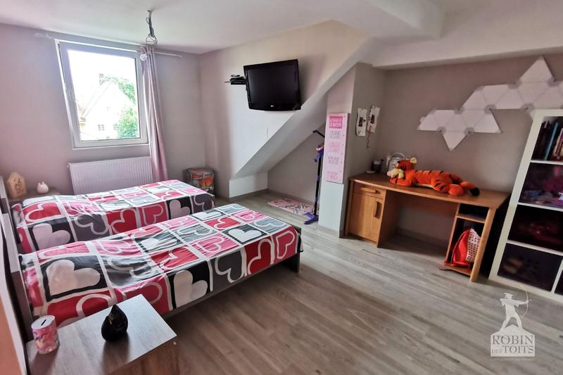 Maison - 235 m² - 10 pièces