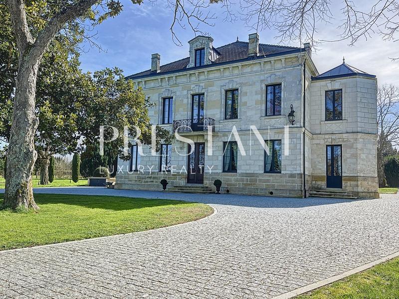 Maison - 655 m² - 14 pièces