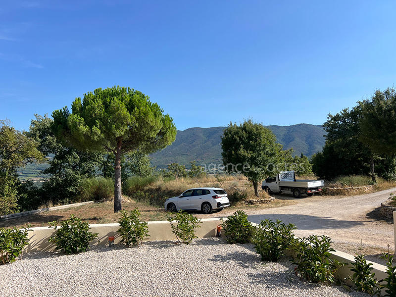 Maison - 240 m² - 5 pièces