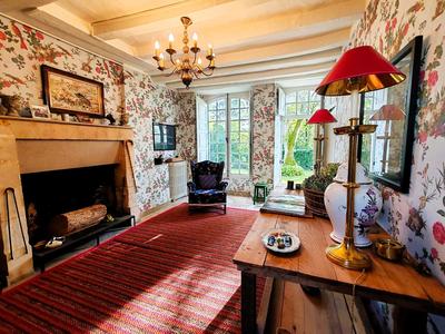 Maison - 422 m² - 10 pièces