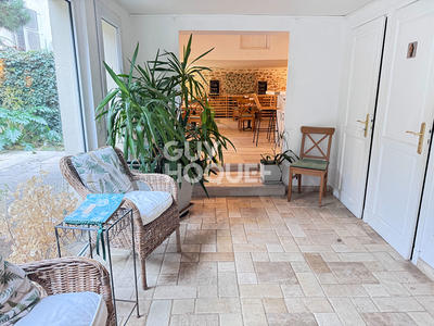 Maison - 417 m² - 15 pièces