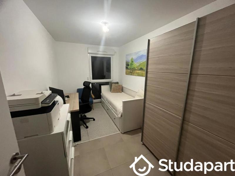 Chambre - 13 m² - 1 pièce