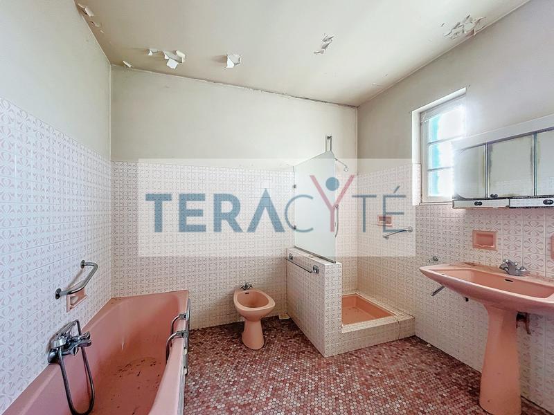 Maison traditionnelle - 216 m² - 7 pièces