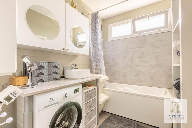 Appartement - 100 m² - 6 pièces