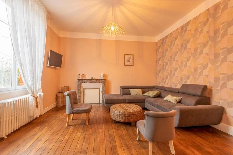 Propriété - 560 m² - 12 pièces