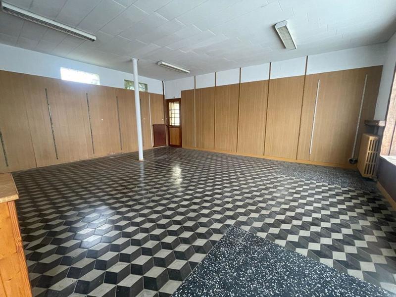 Local commercial - 205 m² - 9 pièces