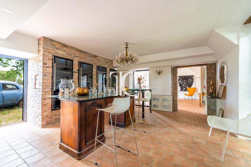 Mas - 466 m² - 13 pièces