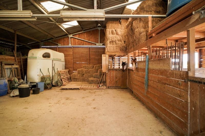 Haras - 352 m² - 8 pièces