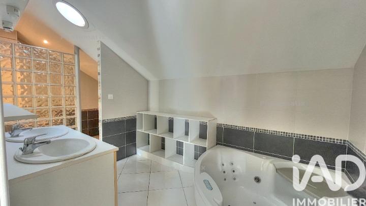 Maison - 159 m² - 5 pièces