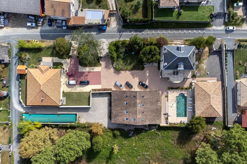 Château - 900 m² - 25 pièces