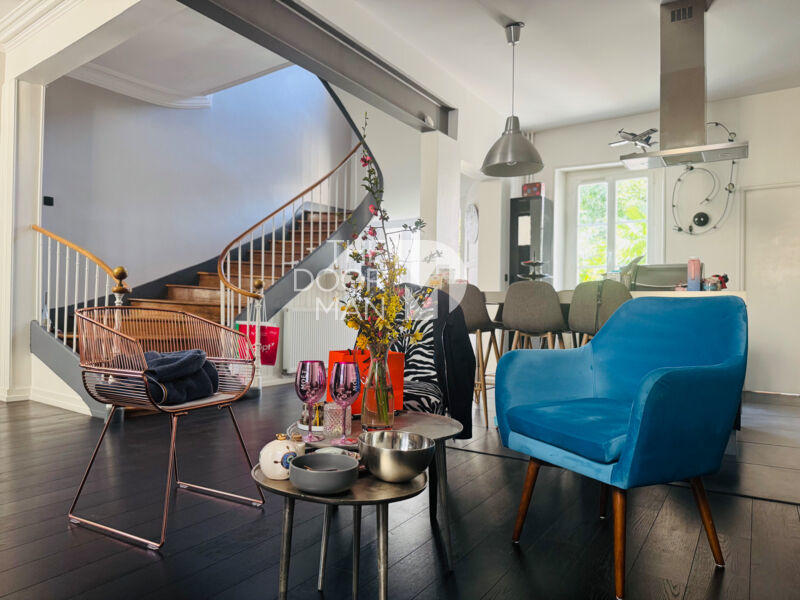 Maison de ville - 317 m² - 10 pièces