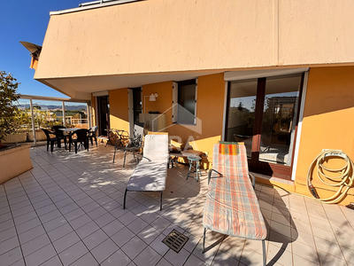 Appartement - 79 m² - 3 pièces