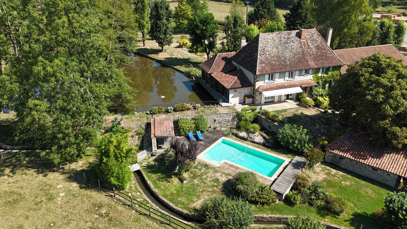 Maison - 346 m² - 11 pièces