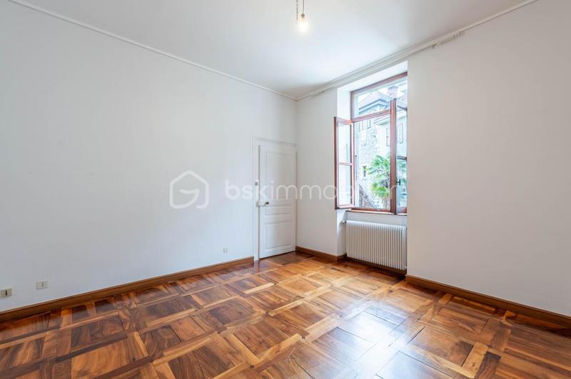 Appartement ancien - 152 m² - 5 pièces