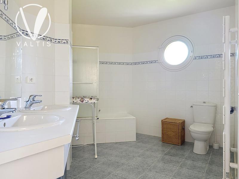 Maison contemporaine - 148 m² - 6 pièces