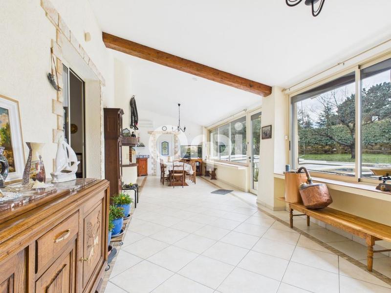 Villa - 285 m² - 9 pièces