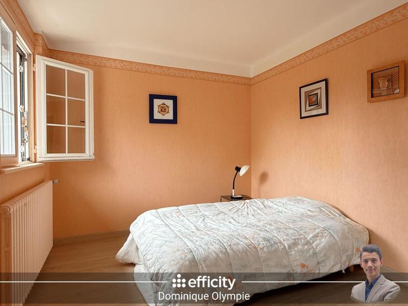 Maison - 231 m² - 9 pièces