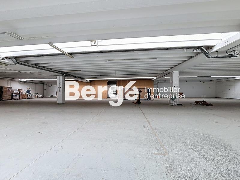 Local d'activités - 1 966 m²