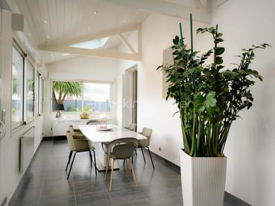 Maison traditionnelle - 164 m² - 6 pièces