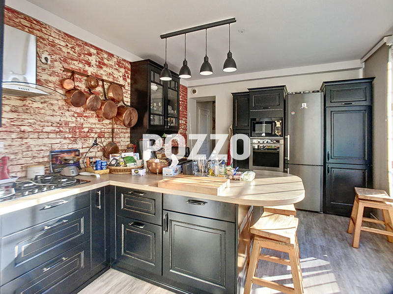 Appartement - 141 m² - 6 pièces