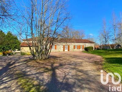 Maison - 167 m² - 8 pièces