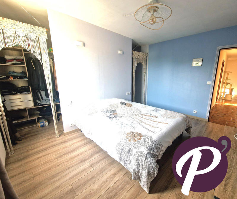 Maison - 239 m² - 5 pièces