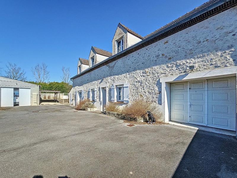 Maison - 178 m² - 8 pièces