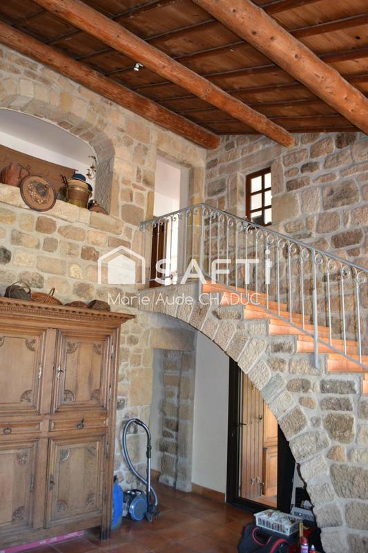 Maison - 292 m² - 9 pièces