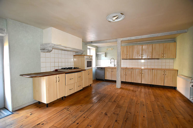 Maison - 268 m² - 9 pièces