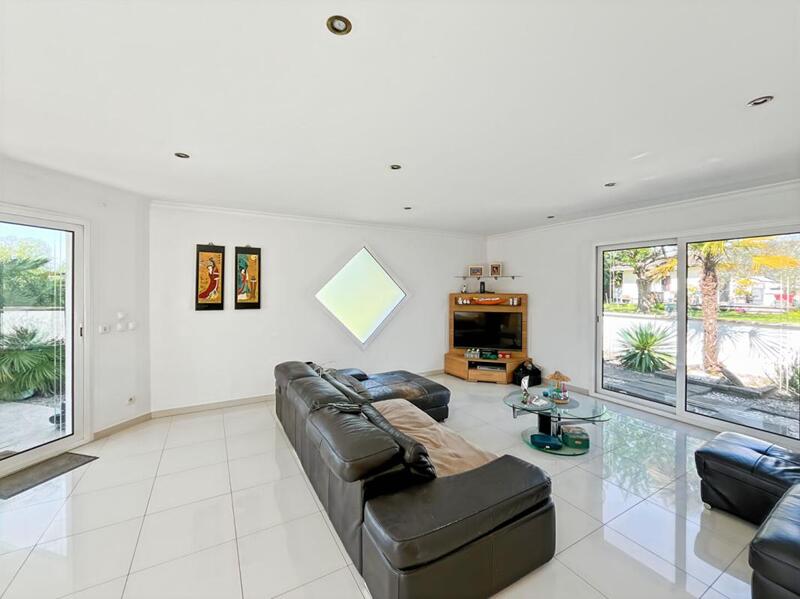 Maison - 150 m² - 5 pièces