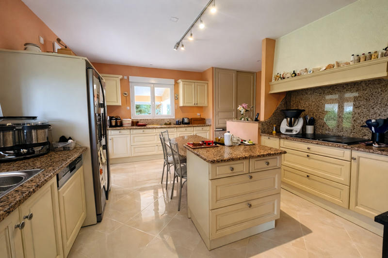 Viager - Propriété - 336 m² - 12 pièces