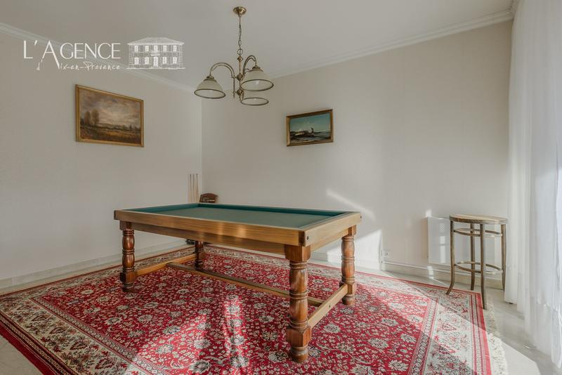 Appartement - 131 m² - 6 pièces