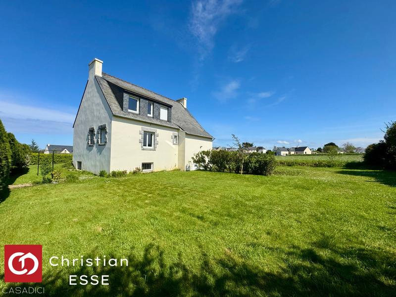 Maison traditionnelle - 149 m² - 6 pièces