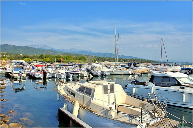 Maison d'architecte - 250 m² - 7 pièces