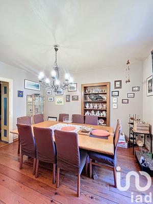 Maison - 220 m² - 9 pièces