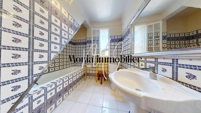 Demeure - 300 m² - 10 pièces