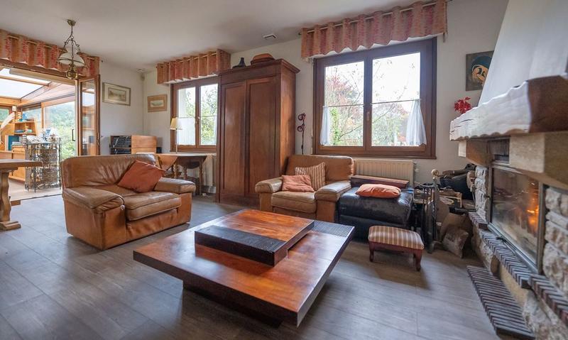 Maison - 243 m² - 9 pièces